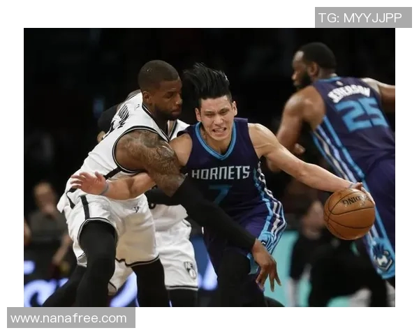 三分球风潮席卷篮球赛场 新时代篮球策略的转折点与未来发展趋势