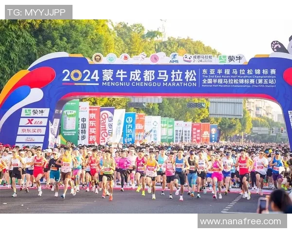 成都攀岩队在城市马拉松中的团队协作表现精彩点评与分析
